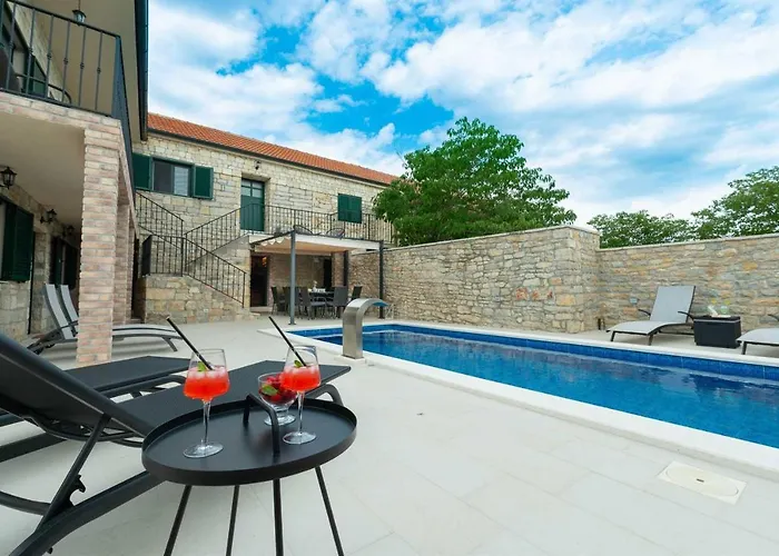 Stone Didovi Snovi With Heated Pool