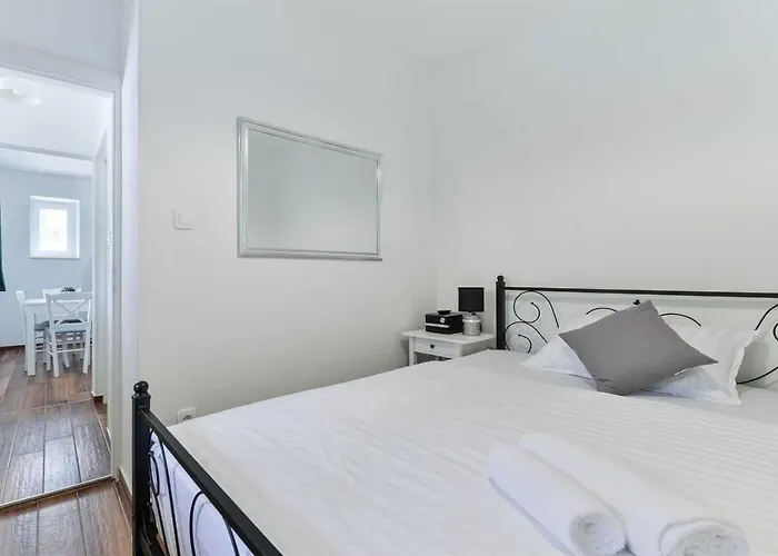 Stone Didovi Snovi With Heated Pool *