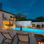 Stone Didovi Snovi With Heated Pool فيلة Lisane Ostrovicke