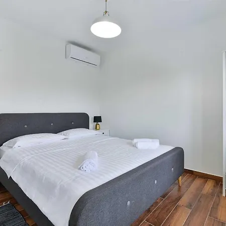 Βίλα Stone Didovi Snovi With Heated Pool *