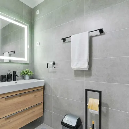 Stone Didovi Snovi With Heated Pool *