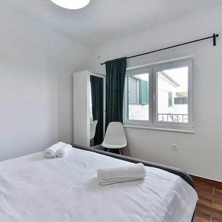 Stone Didovi Snovi With Heated Pool Βίλα