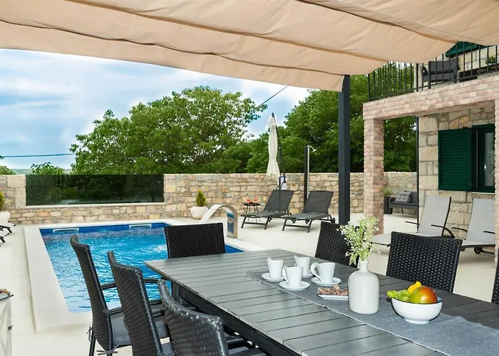 Stone Didovi Snovi With Heated Pool *