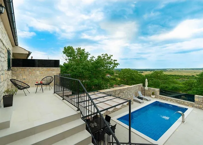 Stone Didovi Snovi With Heated Pool *